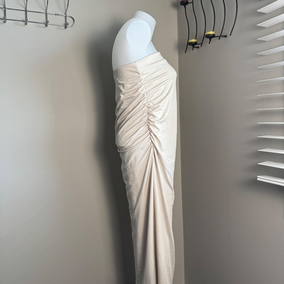 SWS Contour Strapless Tube Dress Beige/Cream Large Ruched Sides‎ Graduation Prom - Picture 2 of 16